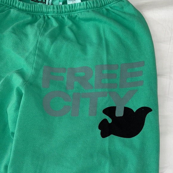 freecity Green Sweatpants - Picture 2 of 5